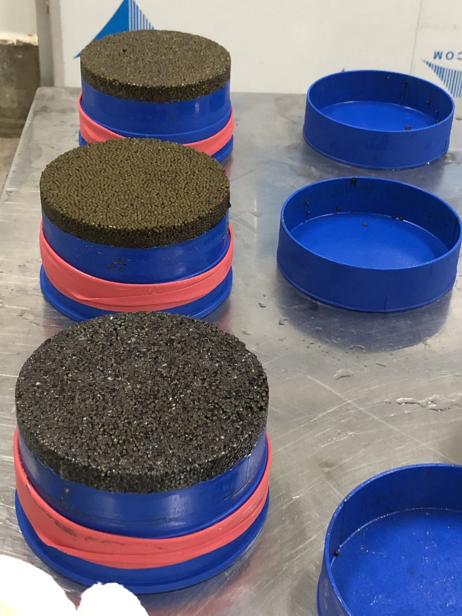 Caviar grades, colour and texture