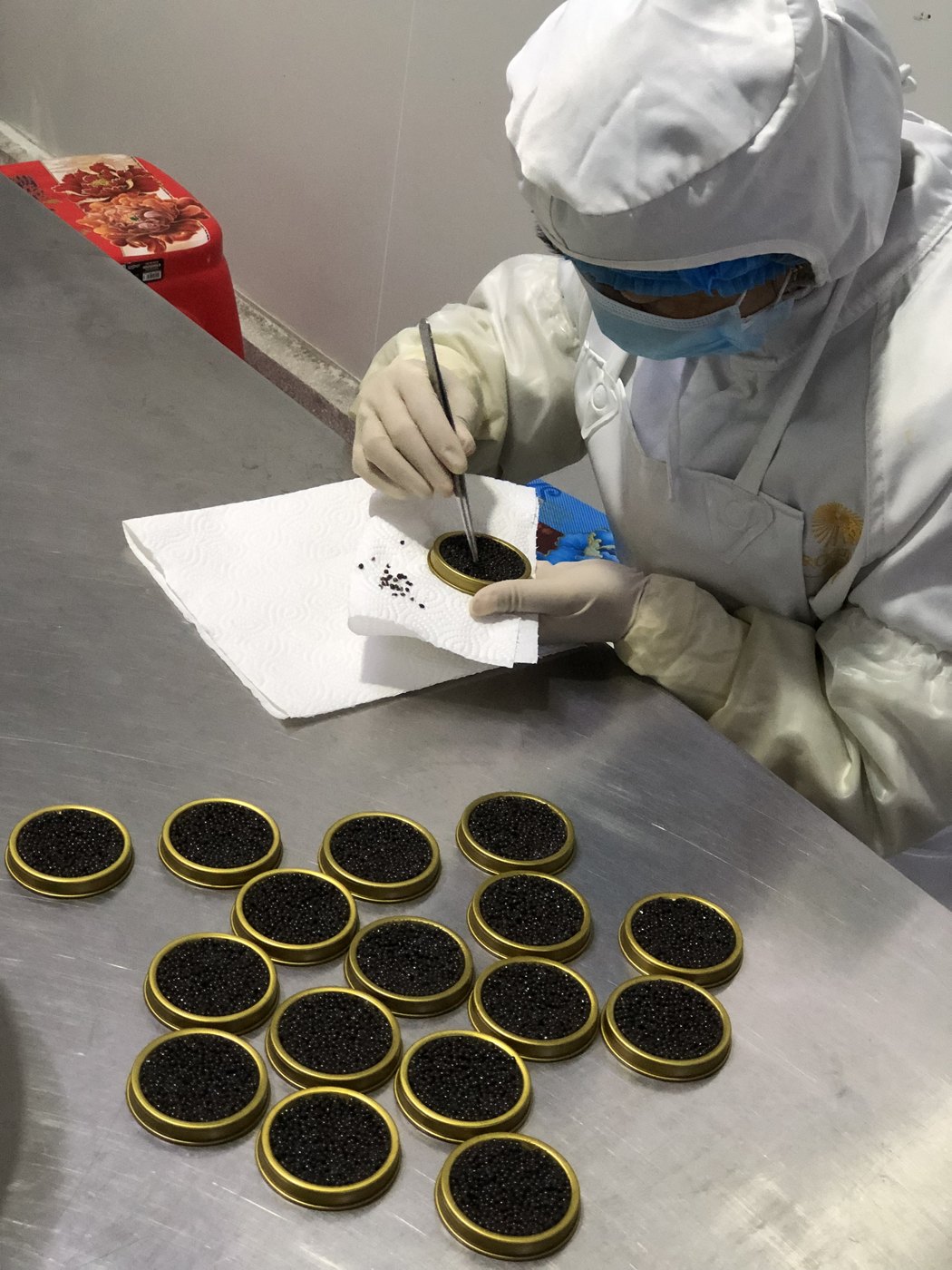 Cleaning broken eggs from the tin